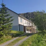 At Lofoten. Molnarodden. アパート Sund