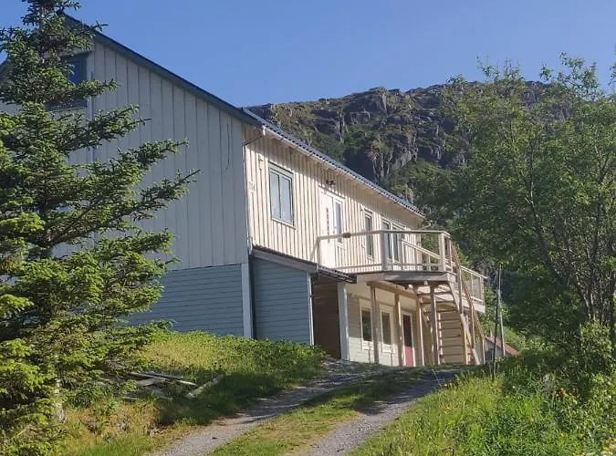At Lofoten. Molnarodden. Apartment Sund (Nordland)