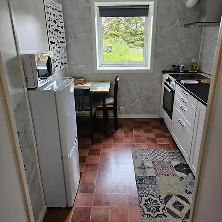 At Lofoten. Molnarodden. * Sund (Nordland)